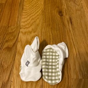 Goumi Cream cotton booties